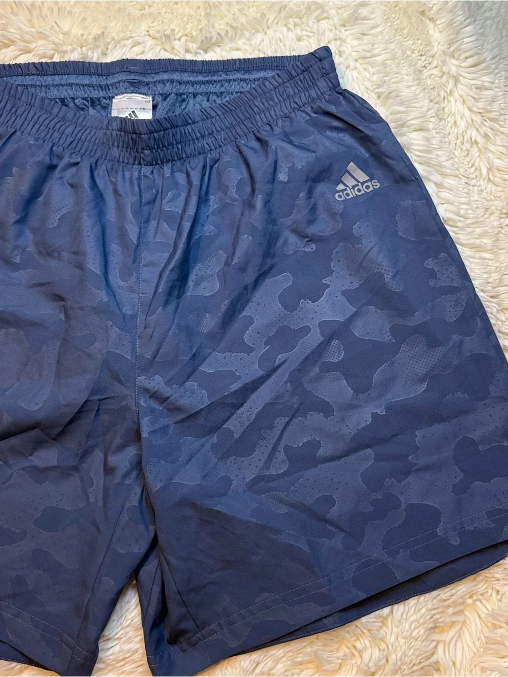 adidas Men’s size large navy Camo Athletic Shorts with liner 7” inseam